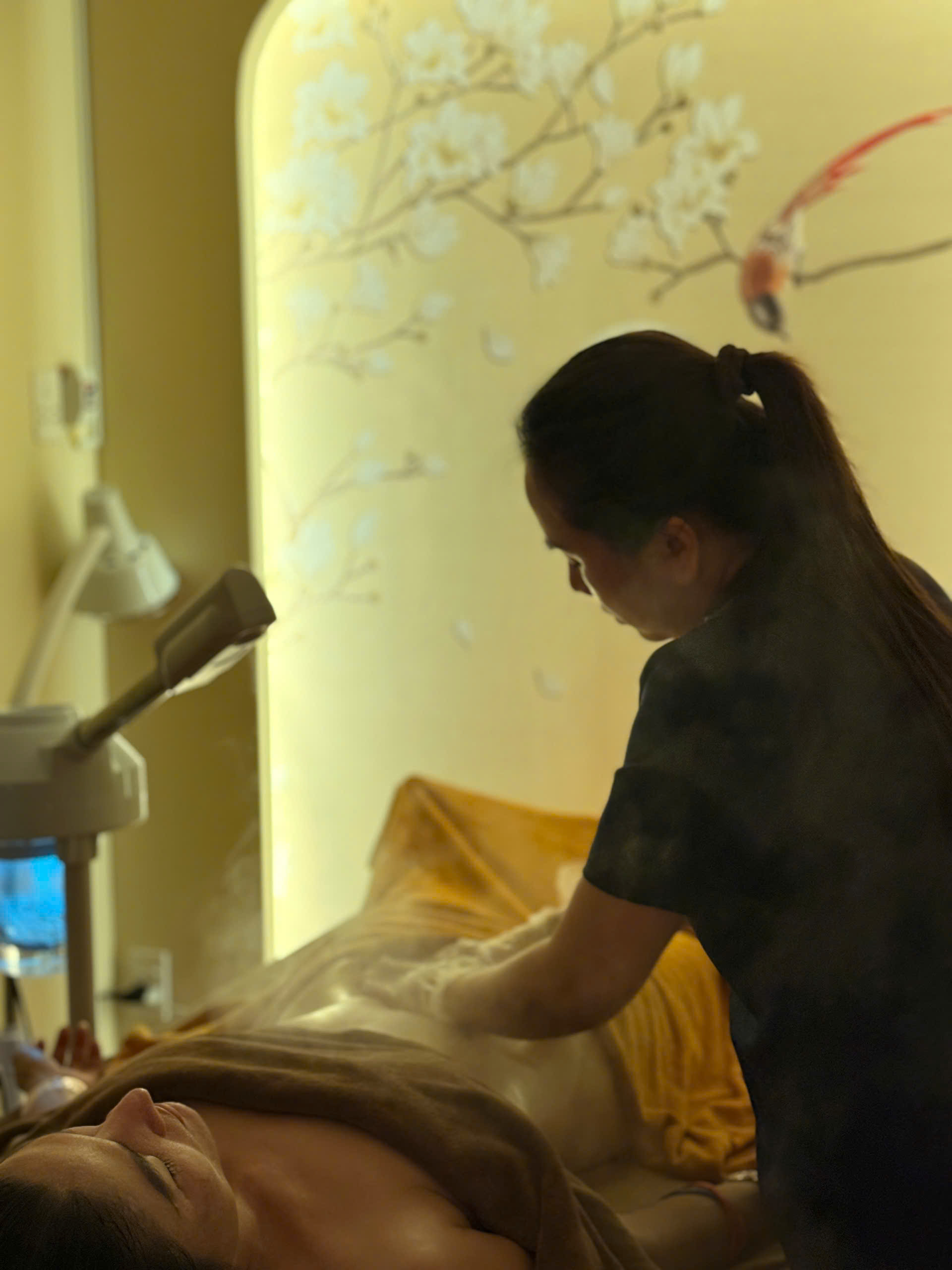 Massage Bấm Huyệt Giảm Eo